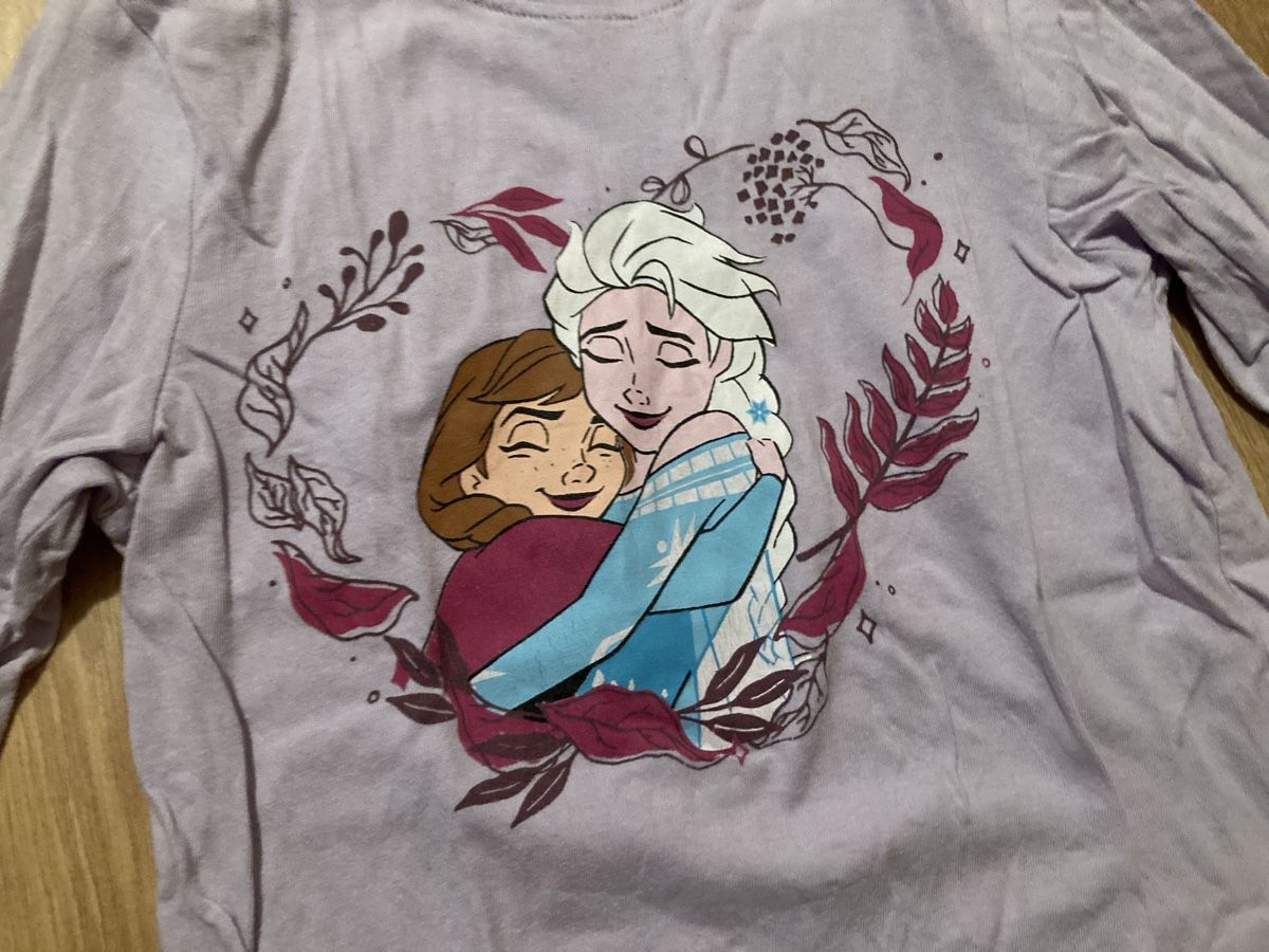 Blouses, T-shirts & Tops: Frozen Langarmshirt Gr. 128 – D'occasion à Emmenbrücke par JJ_89 1