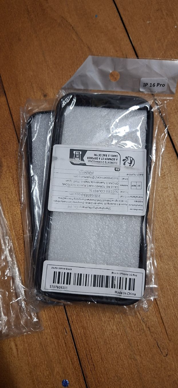 Coques & Protection écran: cover smartphone – Neuf avec emballage d'origine à Camignolo par Hakunamat5 1