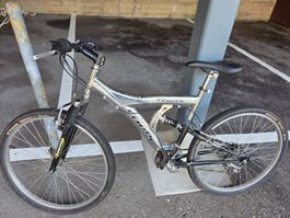 VTTCoppi taille S argenté, idéal pour les sorties d'été!