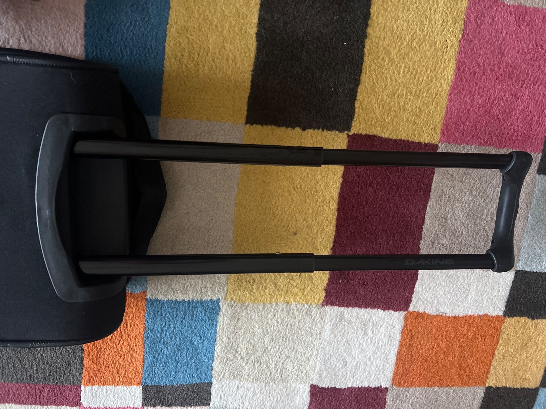 Dakine Valigie: Dakine Carry On Roller 36 Liter Rollkoffer – Usato da Winterthur venduto da britsi 9