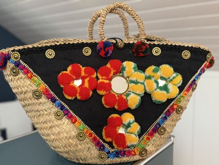 Sommerliche Strandtasche mit bunten Pompons & Spiegel 