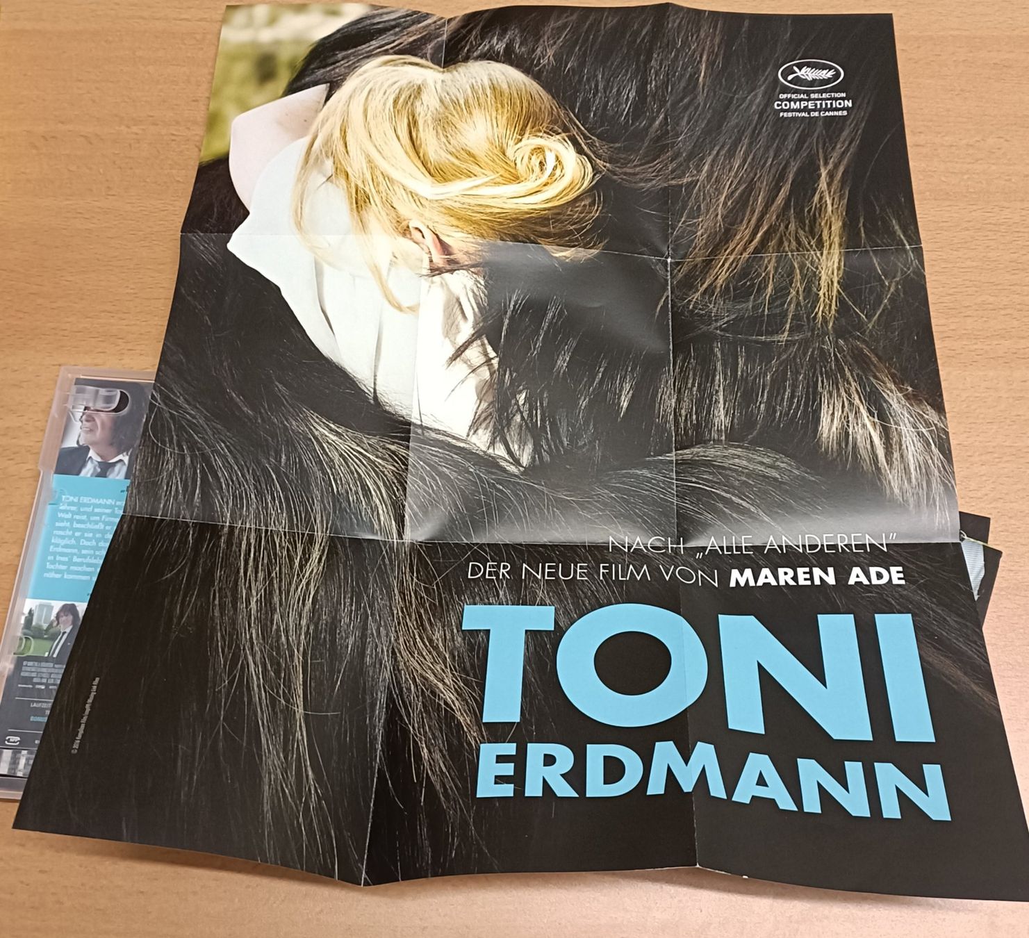 Tutti i DVDs: Toni Erdmann inkl. Poster, Postkarten und Fanmaterial – Usato da Köniz venduto da Movieportal007 2