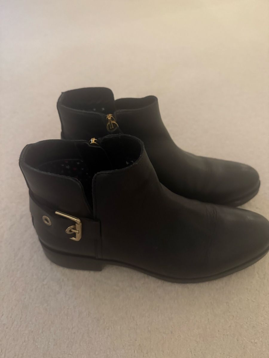 Tommy Hilfiger Scarpe da donna: schwarzer Thomy Hilfiger Bottine – Usato da Binz venduto da kratzer01 1
