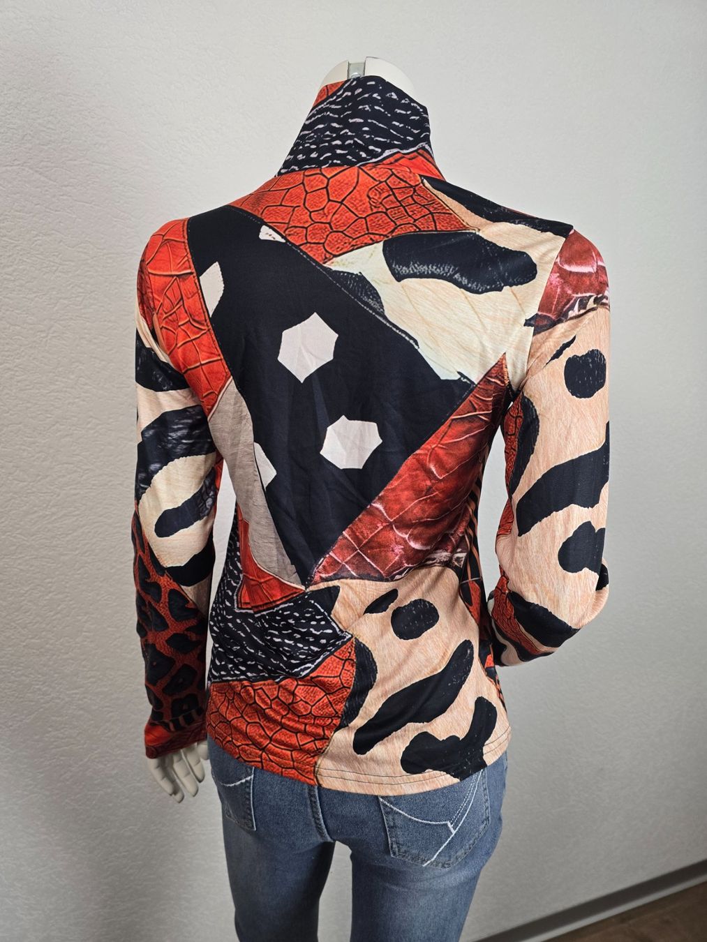 Top: Pull patchwork graphique T-M Neuf – Nuovo e nell'imballaggio originale da Les Verrières venduto da kitel79 5