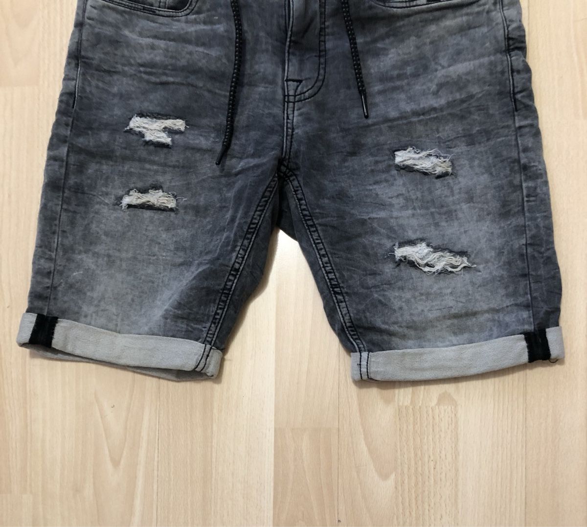 Jeans: Kurz Hose Gr.S – Usato da Chur venduto da vicky7 6