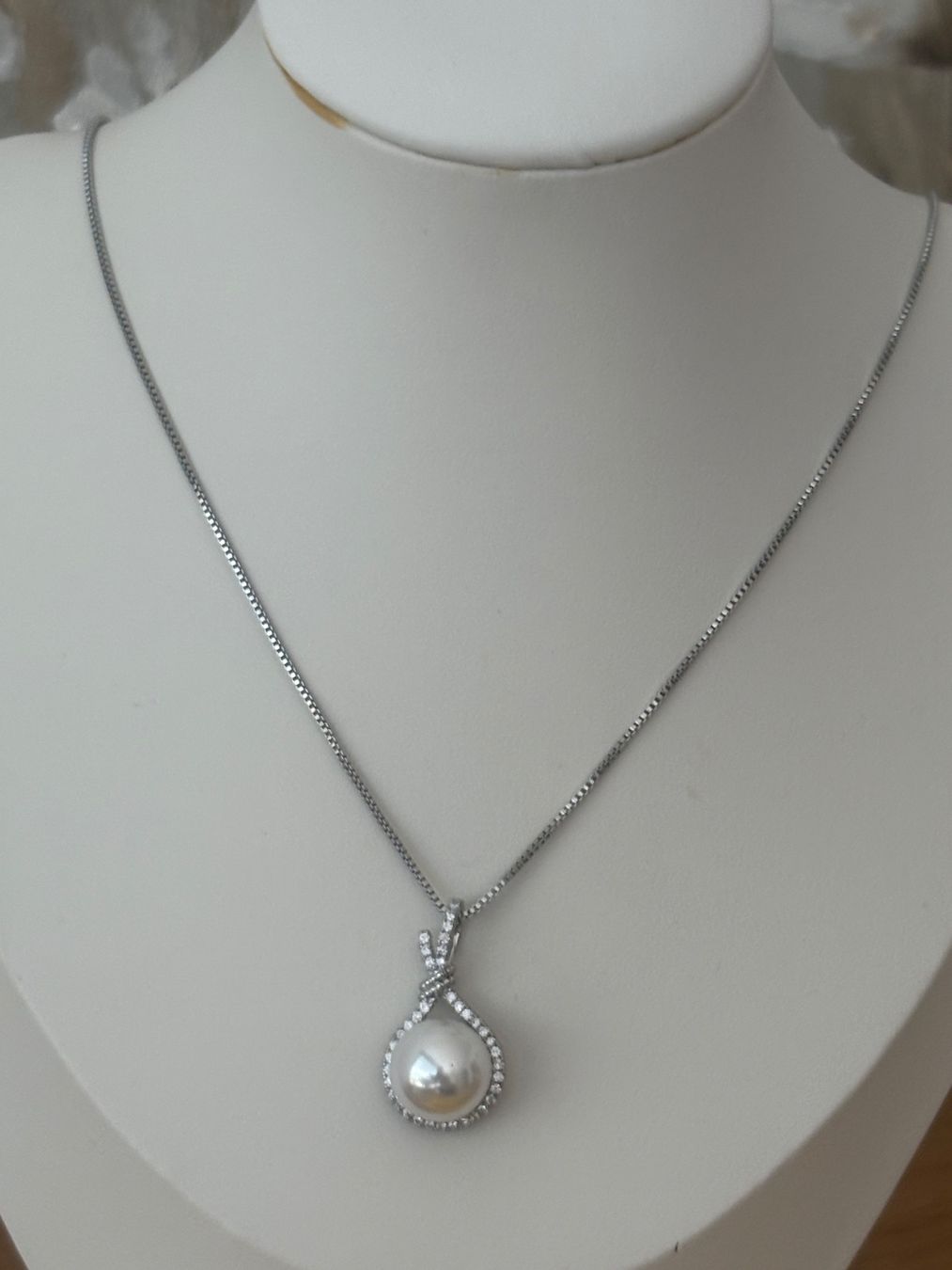 Catenine: Luxus Elegante Kette Farbe :Silber Kunstperlen – Nuovo (secondo la descrizione) da Biel-Bienne venduto da Roserosse13 5