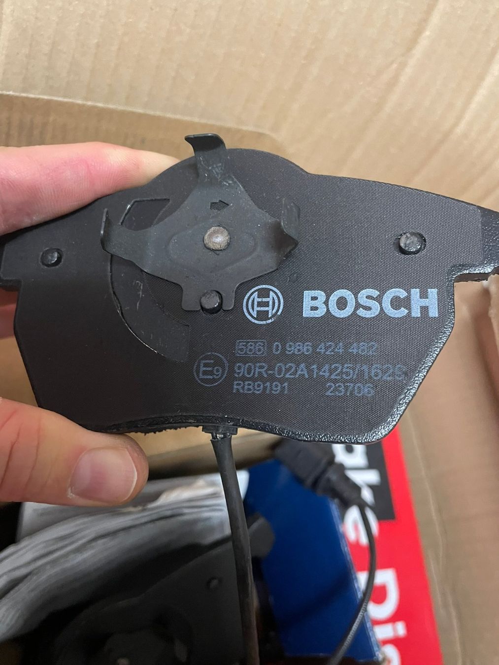 Tutti pezzi di ricambio auto: Bremsscheiben , Belege , Flüssigkeit , neu – Nuovo e nell'imballaggio originale da Hochfelden venduto da Kinga69 5