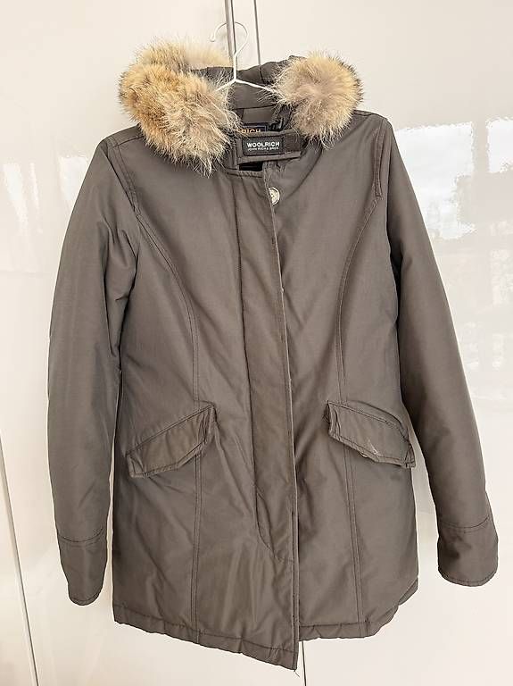 Woolrich Vestes: Woolrich Arctic Parka, Damen Grösse S, Grau – D'occasion à Thalwil par nic_n9s8