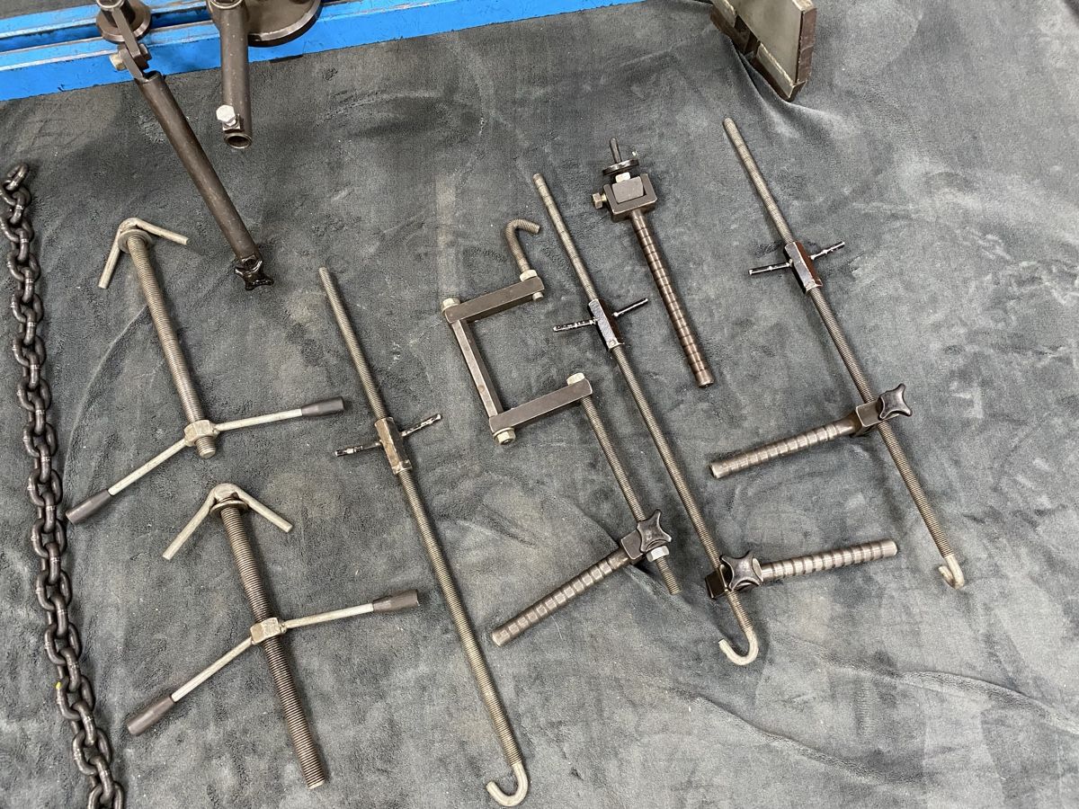 Tous les outils: Motorstütze mit Zubehör  – D'occasion à Hägglingen par Karin0802 4