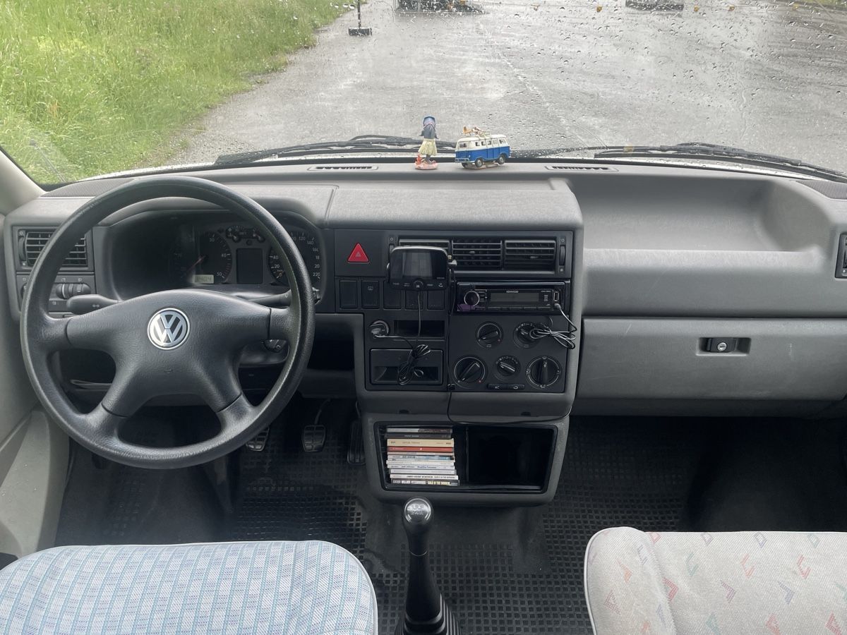 VW Camping Fahrzeuge: VW T4 2.5 TDI Camper ab MFK – Gebraucht aus Laax GR von syannick 7