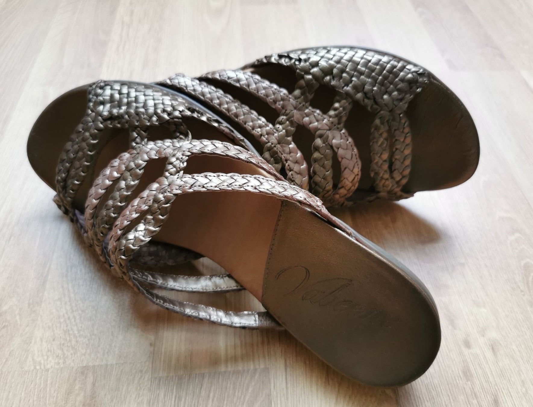Vabeene Scarpe da donna: Vabeene Flechtpantoletten aus Leder Gr. 41 – Nuovo (secondo la descrizione) da Birsfelden venduto da dsc_f8gx 1