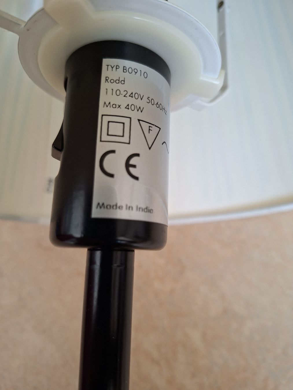 Ikea Lampen: Tischlampe mit farbigem Muster - Lampenschirm – Gebraucht aus Klingnau von vollmond36 8