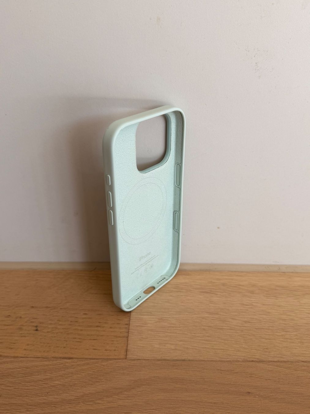 Apple Cover & Protezioni schermo: Genuine Apple Silicone Case iPhone 16 Pro–Blue–Original – Usato da Kilchberg ZH venduto da kat_9zlr 2