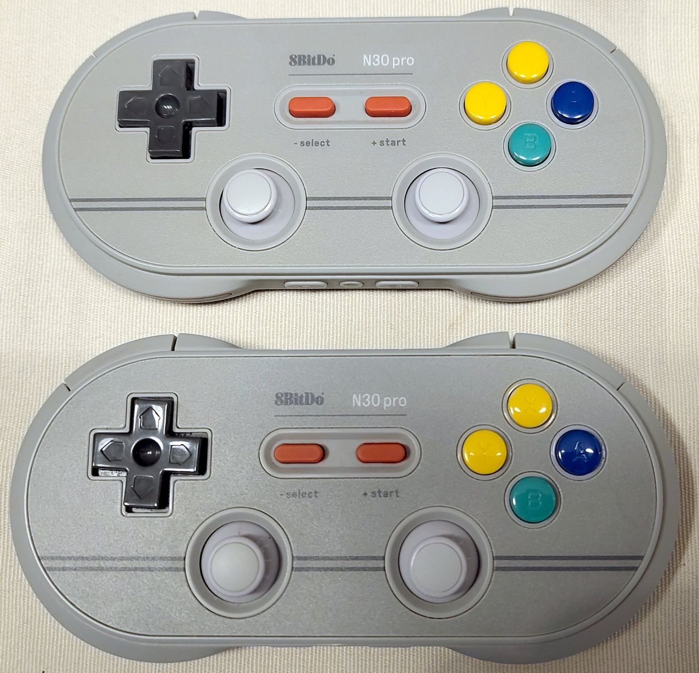 8BitDO Manettes: 2x 8BitDo N30 Pro 2 Controller SNES-Design (USB-C/Bluetooth) – D'occasion à Niederhasli par N.Dahn