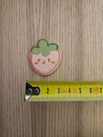 Aufnäher Patch Erdbeere rosa