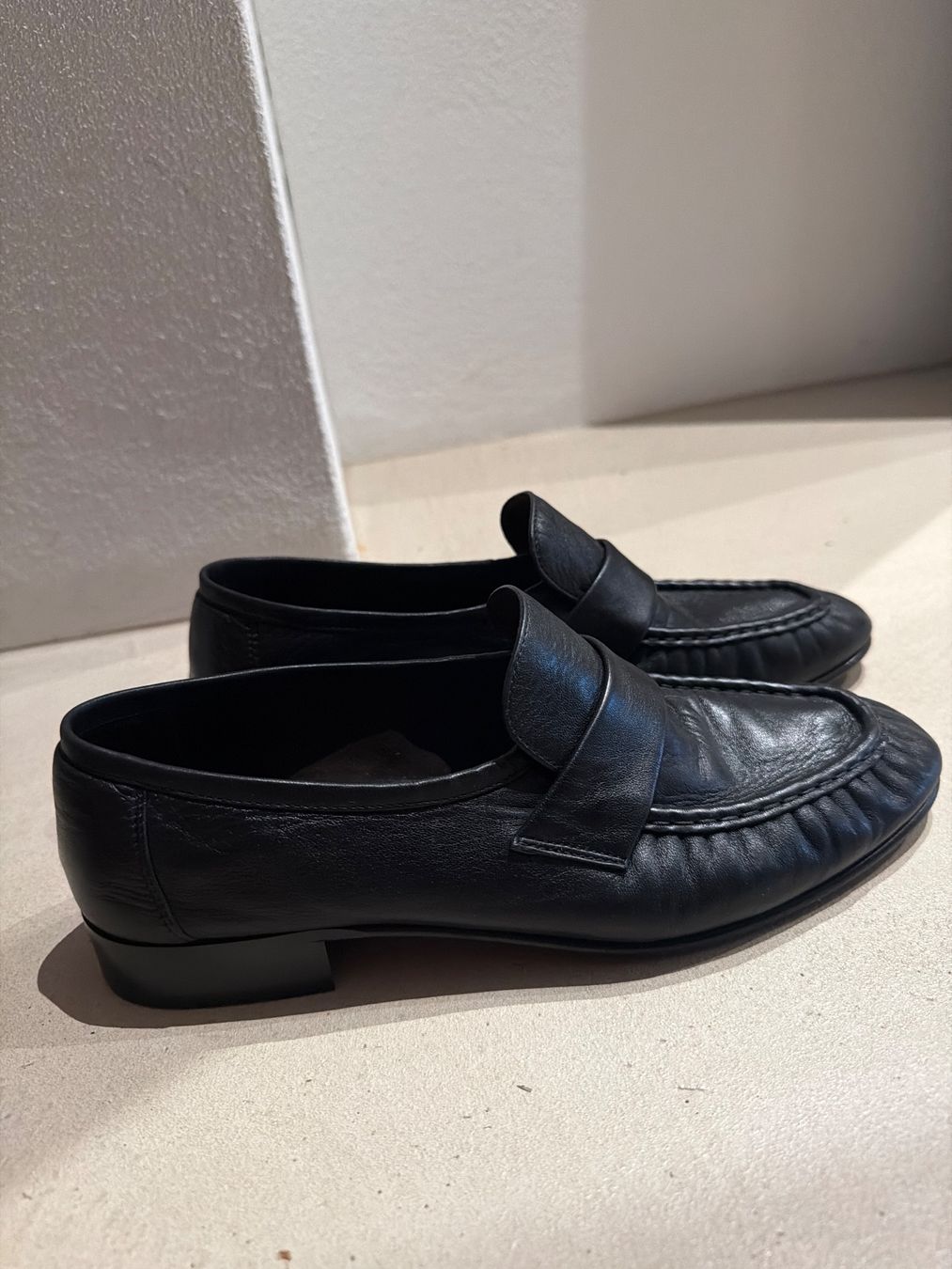 The Row Scarpe da donna: The Row Loafer Grösse 40 schwarz – Usato da Uetikon am See venduto da mga_lqy6 1