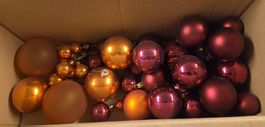 Weihnachtskugeln rot orange