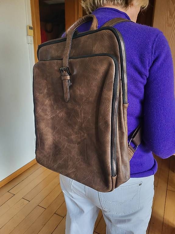 Zaini: Lederrucksack Ledertasche Laptop Neuware – Nuovo (secondo la descrizione) da Oberglatt ZH venduto da watchkurt 1