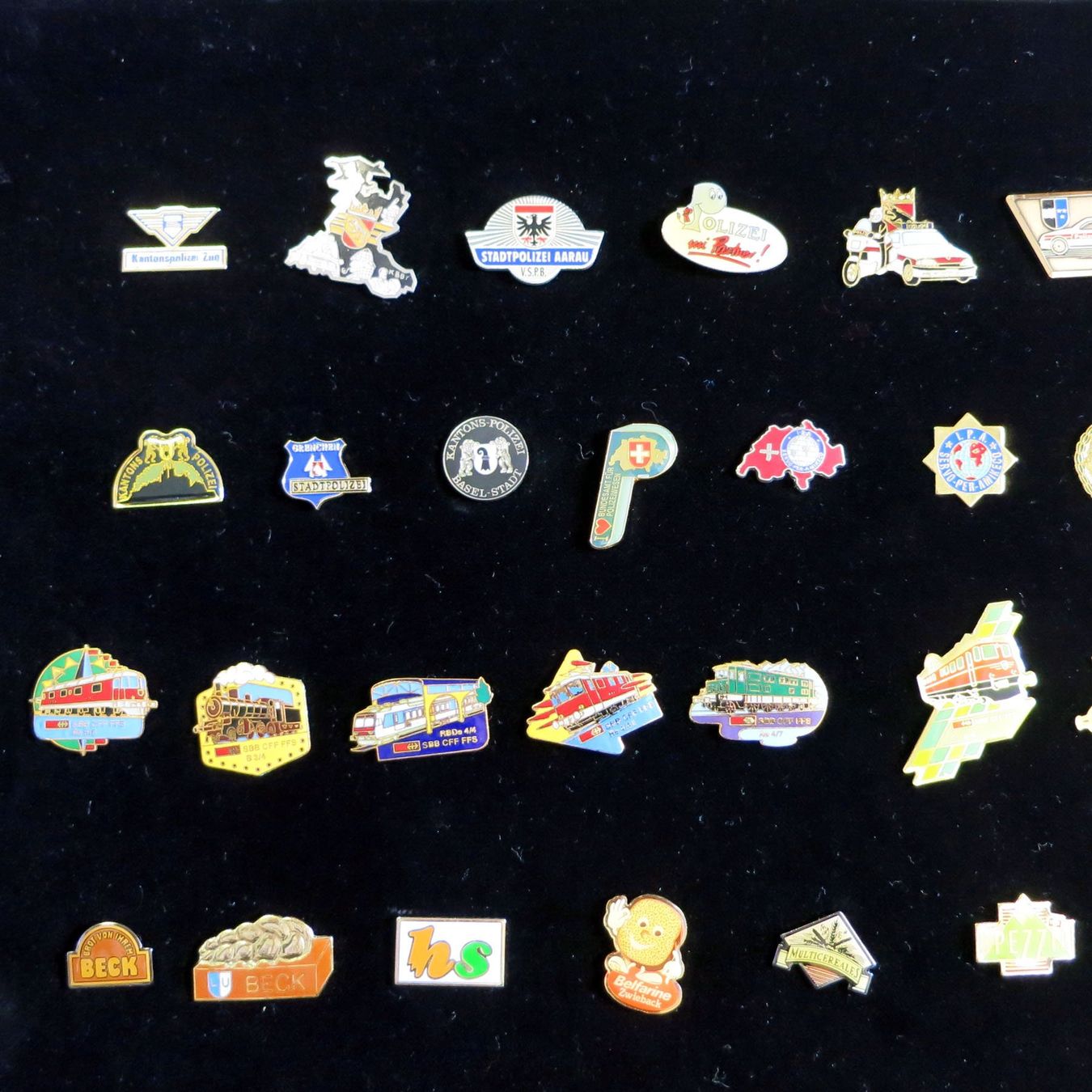 Placchette & Badge: Einmalige Pin-Sammlung mit alten Stücken. – Nuovo (secondo la descrizione) da Steinhausen venduto da Kristall022 3