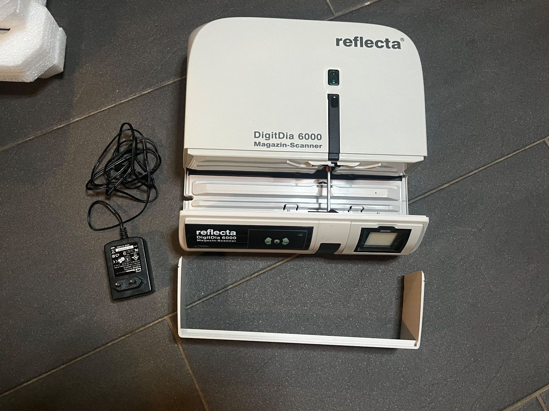 Scanner: Magazin-Diascanner reflecta DigitDia 6000 – Gebraucht aus Wilderswil von ROPO3812 6