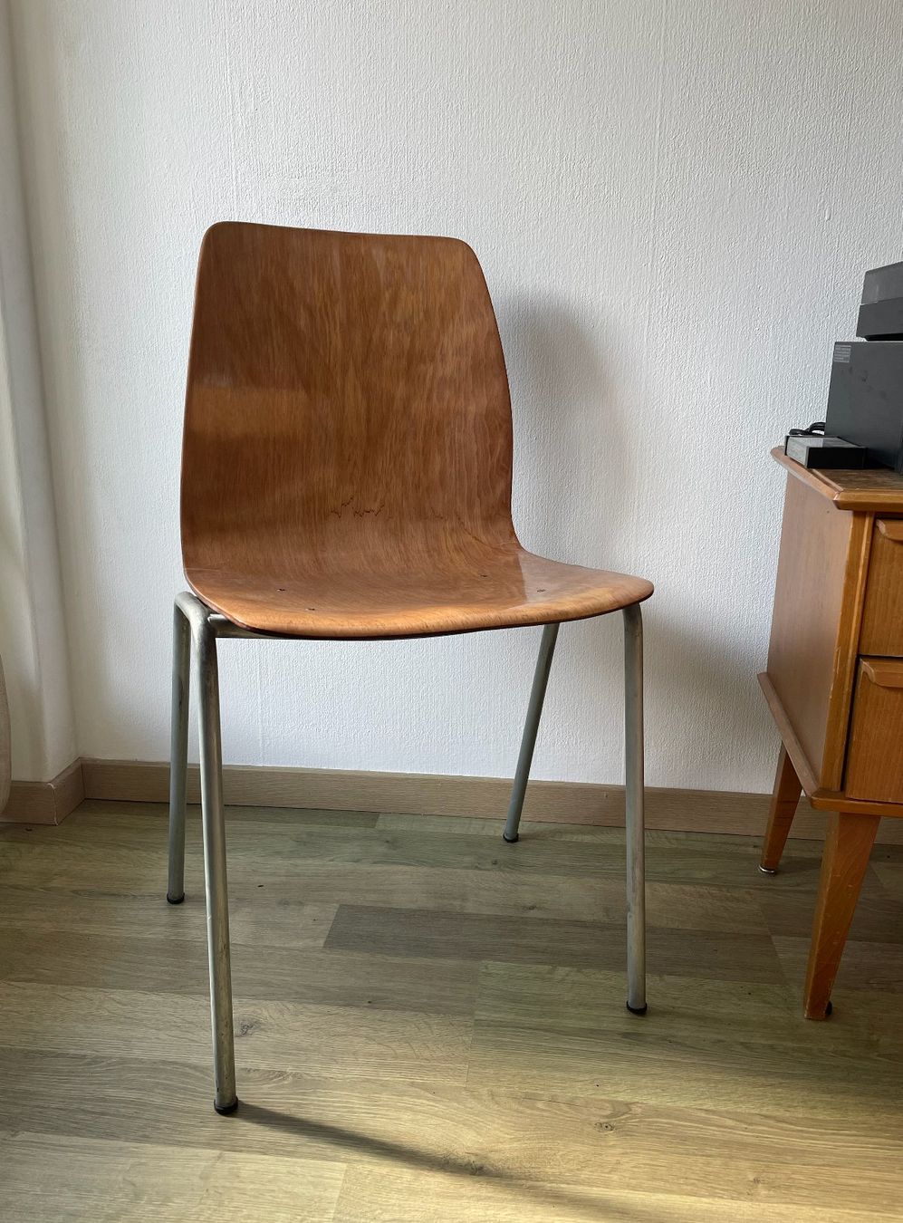 Stühle: 2 Pagholz Schalenstühle – Gebraucht aus Zürich von val_fz7n 1