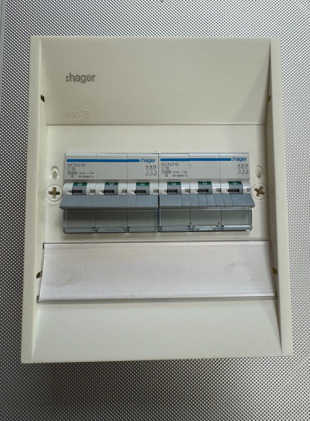 Hager Componenti elettronici: Hager Kleinverteiler mit 2 mal NCN316 – Usato da Pfäfers venduto da Habakuk3