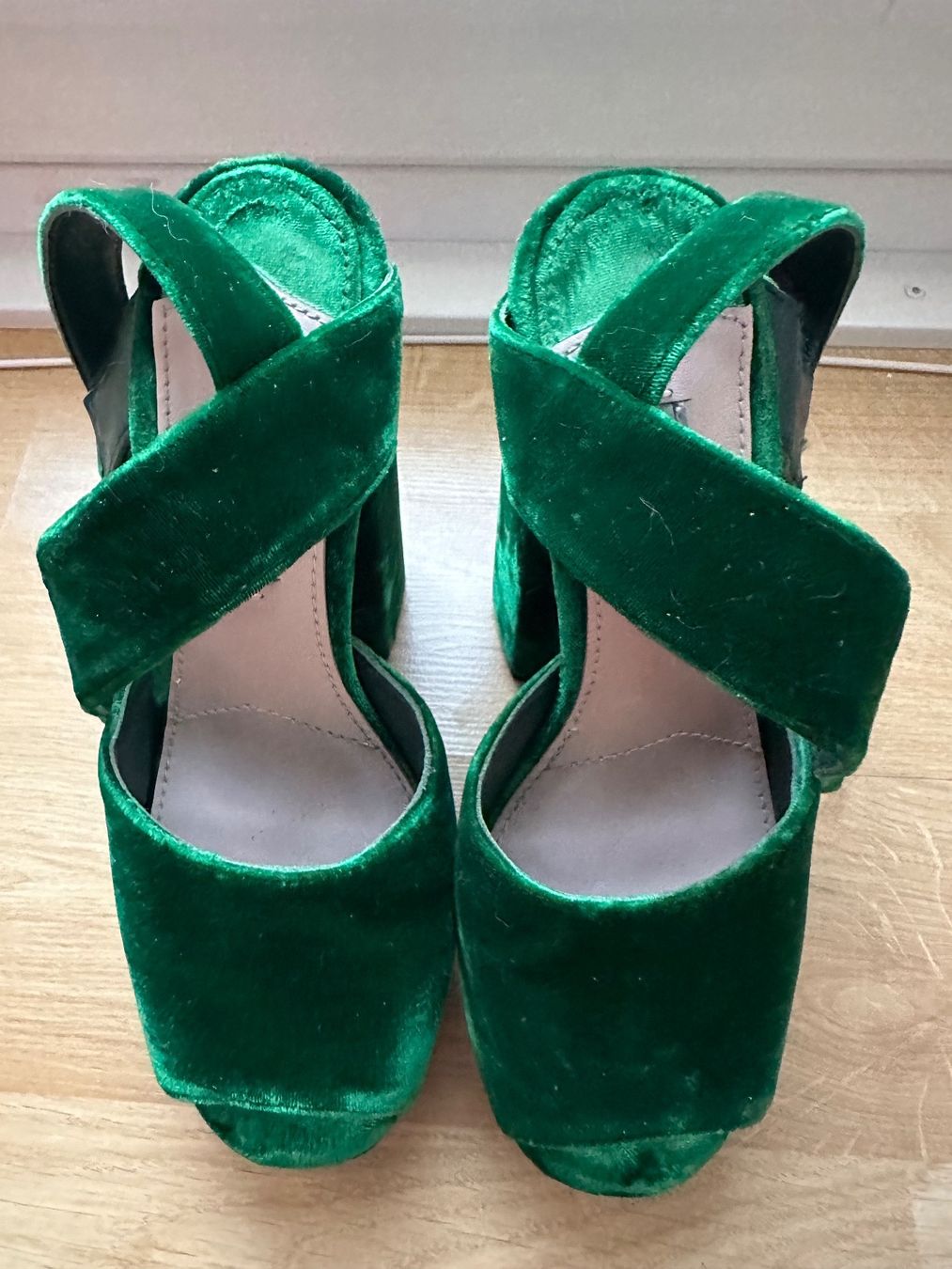 Prada Scarpe da donna: Prada  Velvet Sandalen – Usato da Schaffhausen venduto da Nadiuna 4
