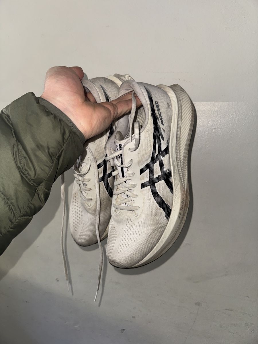 Asics Chaussures hommes: ASICS Magic Speed 4 – D'occasion à Zürich par jojomi999