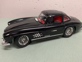 Mercedes 300 SL (1954) 1/18 Burago/ Mercedes 300 SL 1/24
