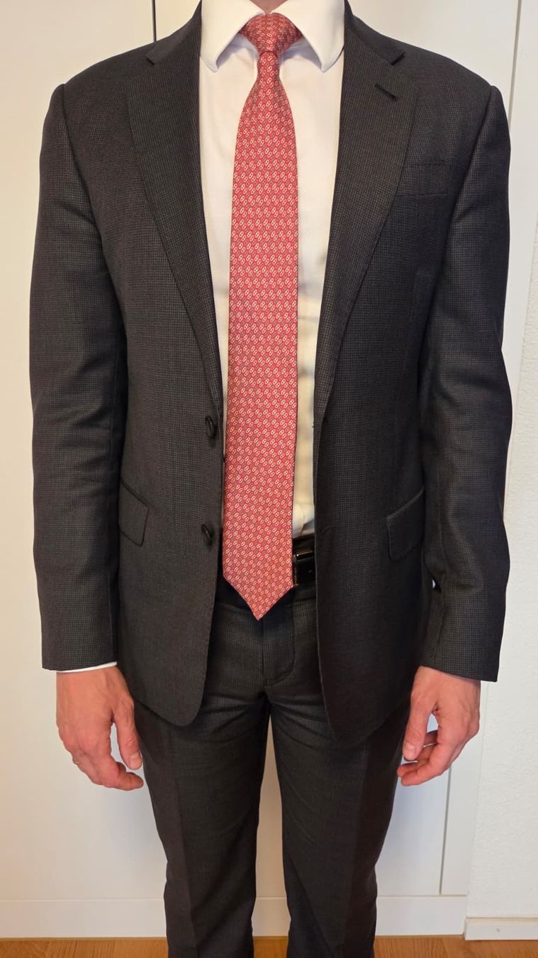 Armani Completi: Armani suit – Usato da Zürich venduto da reg_vvr6 2