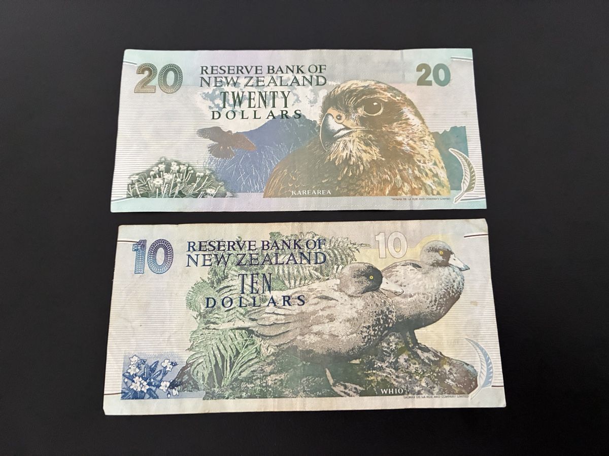 Banknoten: 2 Banknoten – Gebraucht aus Dällikon von Woldbanknoten 2