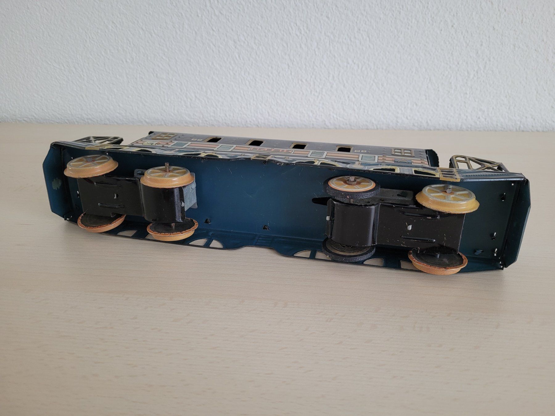 Spielzeuge: Blech Eisenbahnwagen – Gebraucht aus Stansstad von Kutolu 1