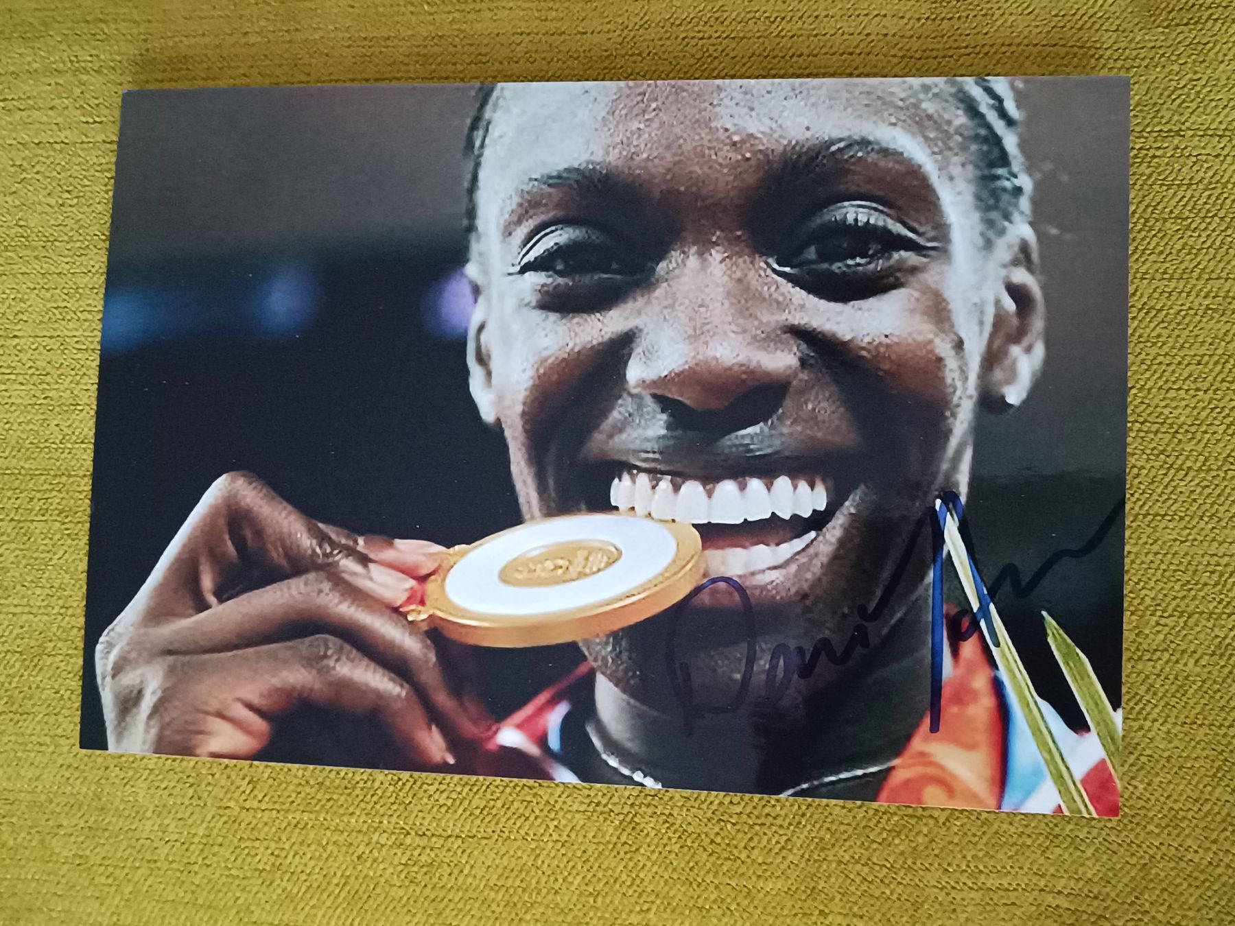 Autografi: Dawn Harper - Olympia Gold – Usato da Menziken venduto da Artographs