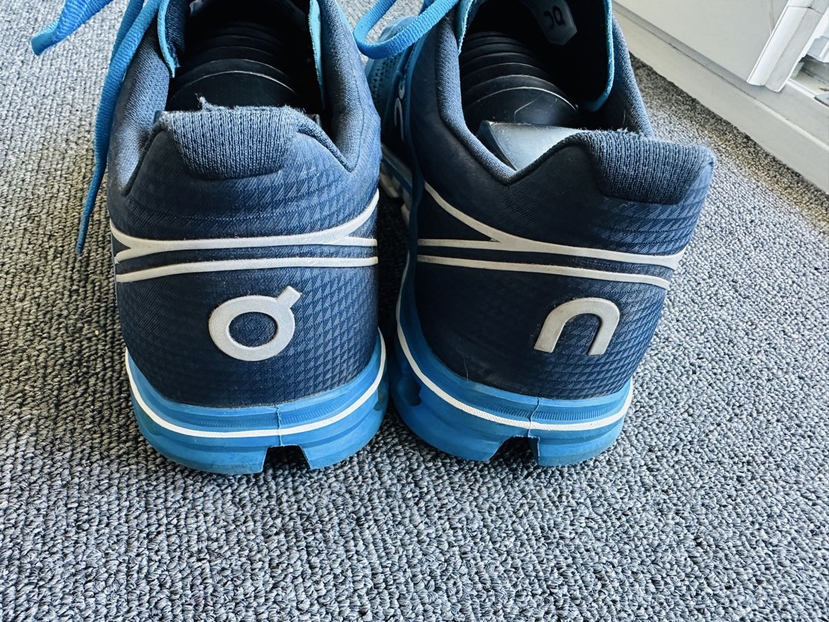 On Scarpe da uomo: ON CLOUDFLOW homme taille 44 bleu – Usato da Bulle venduto da LeMoleson 2