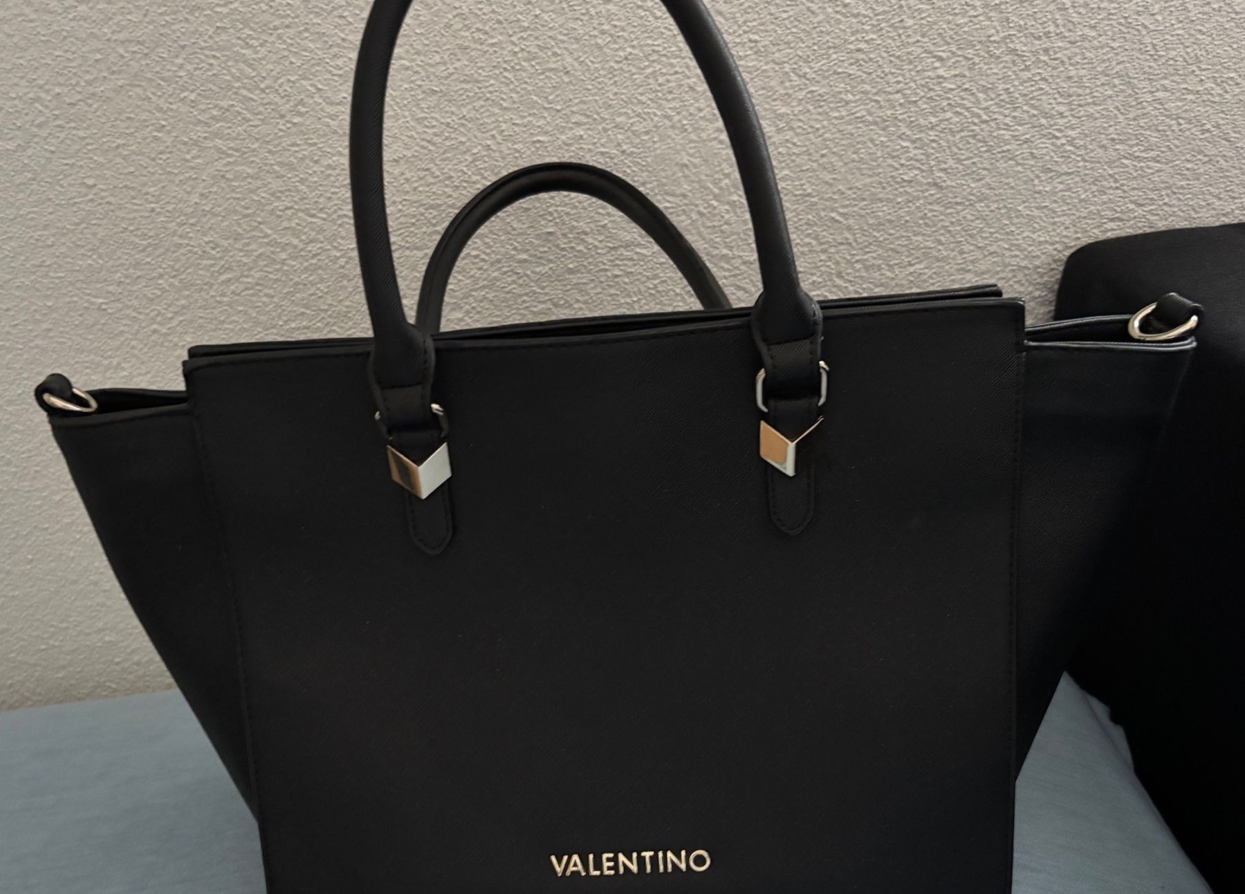 Valentino Borse da donna: Valentino schwarze Tasche – Nuovo (secondo la descrizione) da Fislisbach venduto da secondhandF