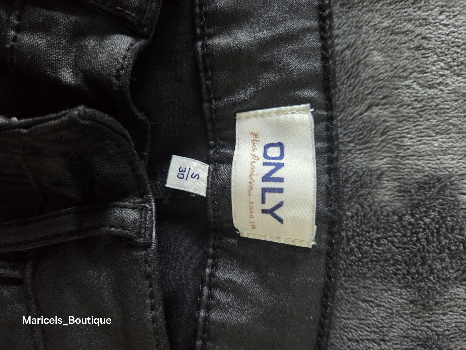 Only Jeans: ONLY coated trousers black size S 30 used – Usato da Winterthur venduto da Maricels_Boutique 3
