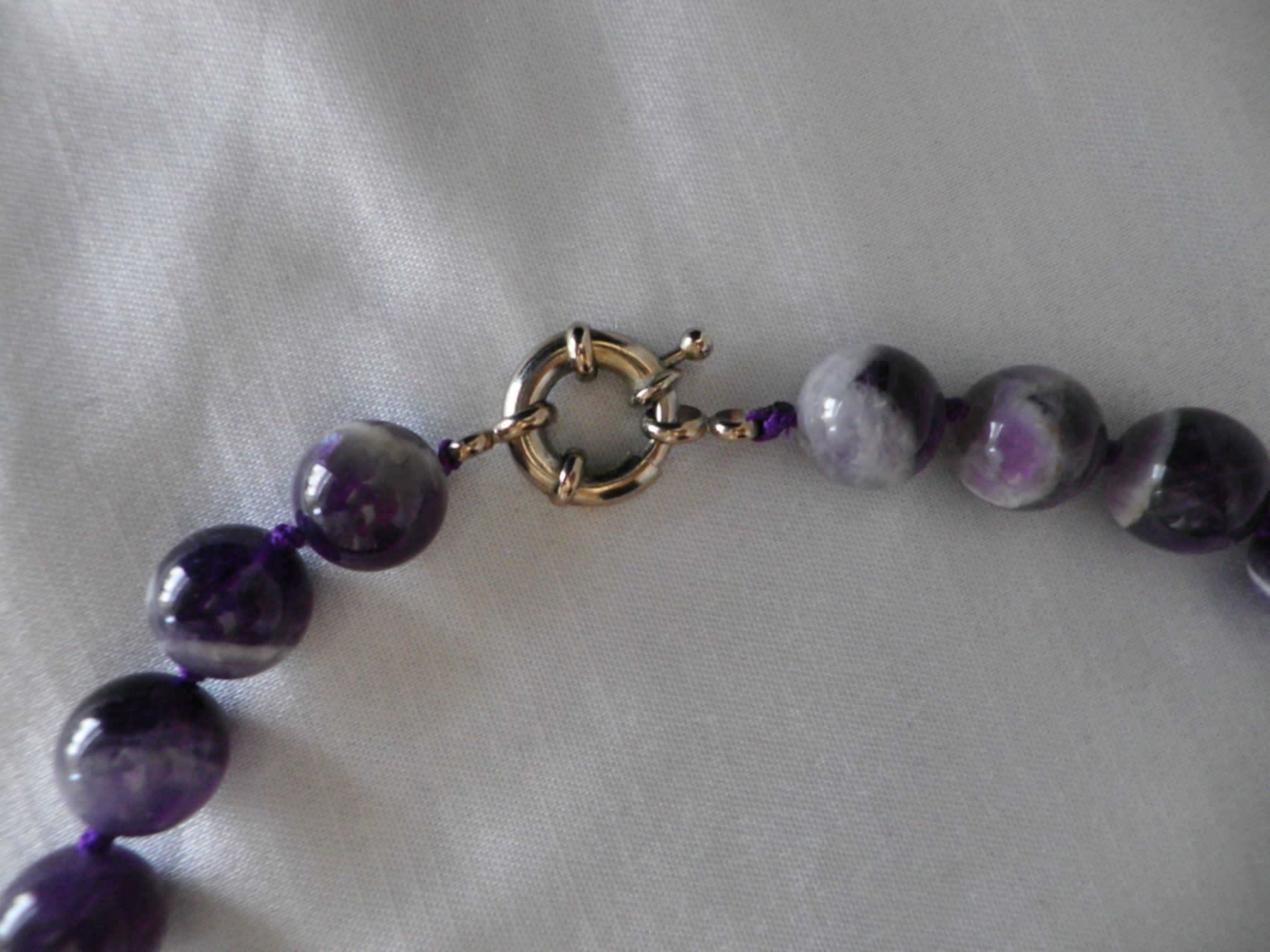 Minerali & Pietre curative: Tolle Steinkette aus Amethyst – Usato da Reinach BL venduto da Annodomini 5