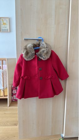 Roter Mädchen Wintermantel mit Kunstfellkragen, Grösse 6-9 M