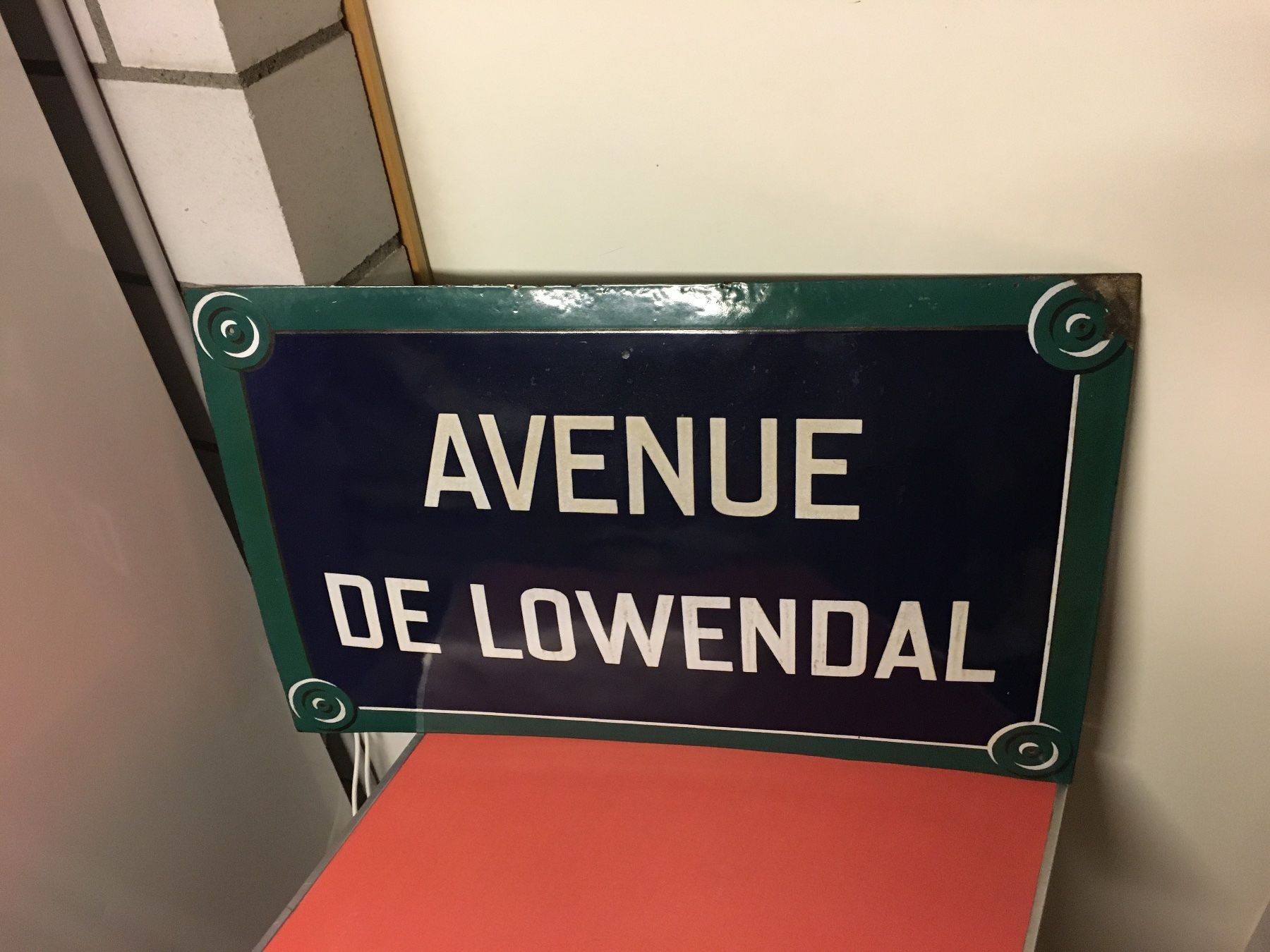 Insegne: Grosse Emailschild AVENUE DE LOWENDAL – Usato da Lanzenhäusern venduto da vic63