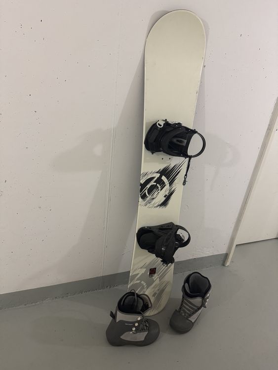Snowboard Nitro Board: Nitro Snowboard Set mit Schuhen 40.5 – Usato da Riken AG venduto da ClaudiaChristina