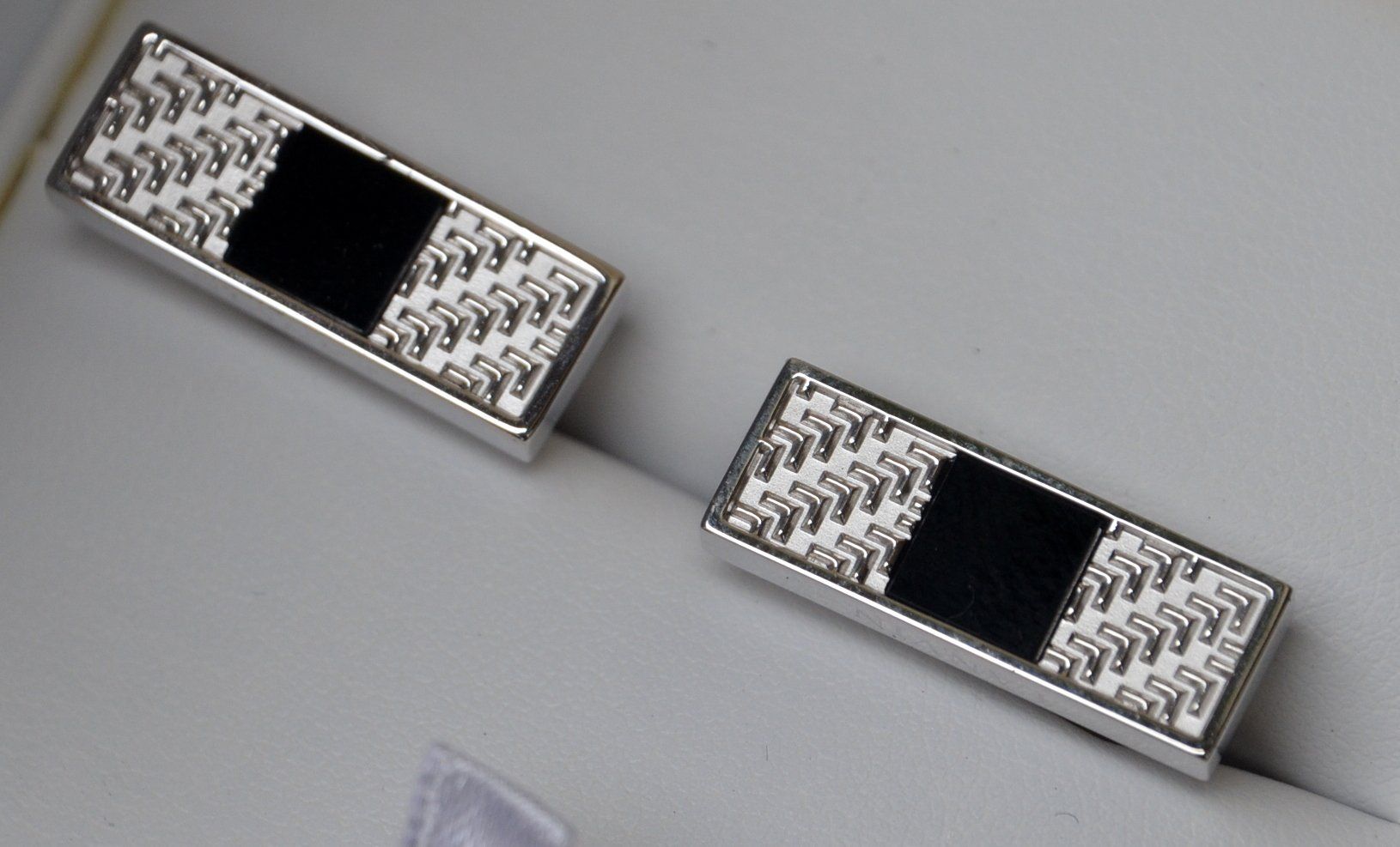 Gemelli: Lanvin Manschettenknöpfe / Boutons de manchette – Usato da Collonges venduto da Auganien 1