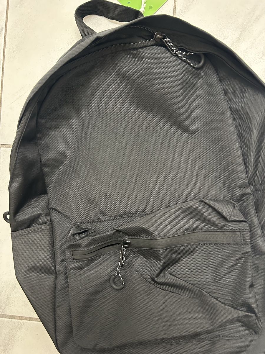 Borse & Zaini: Neue ungebrauchte 2 Schwarze Rucksäcke – Nuovo (secondo la descrizione) da Küssnacht am Rigi venduto da Happy_home 1