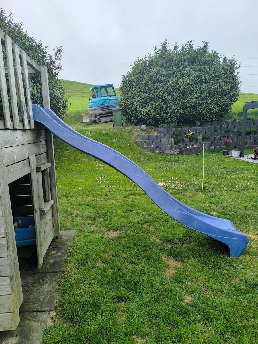 Scivoli: Gebrauchte Kinderrutschbahn, blau – Usato da Bütschwil venduto da fam_8y9s