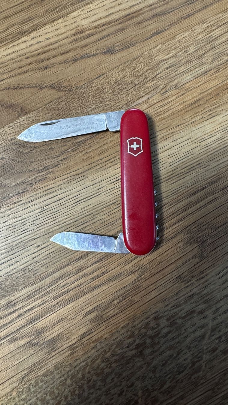 Victorinox Taschenmesser: Victorinox Sackmesser alt Basler&Co – Gebraucht aus Burgdorf von Catbagger64