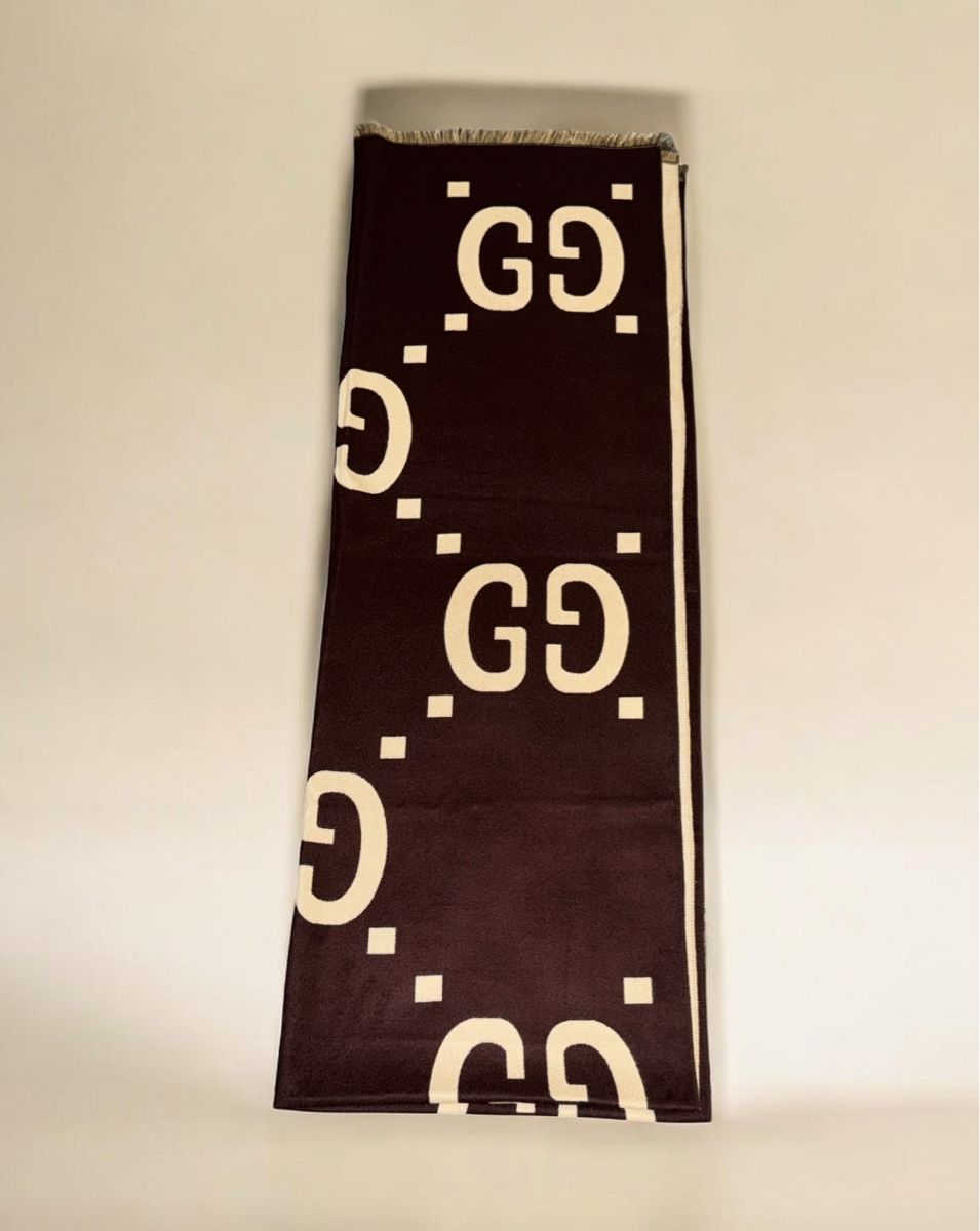 Gucci Foulard & Sciarpe: Écharpe – Nuovo e nell'imballaggio originale da Châtel-St-Denis venduto da Montclair_Swiss 1