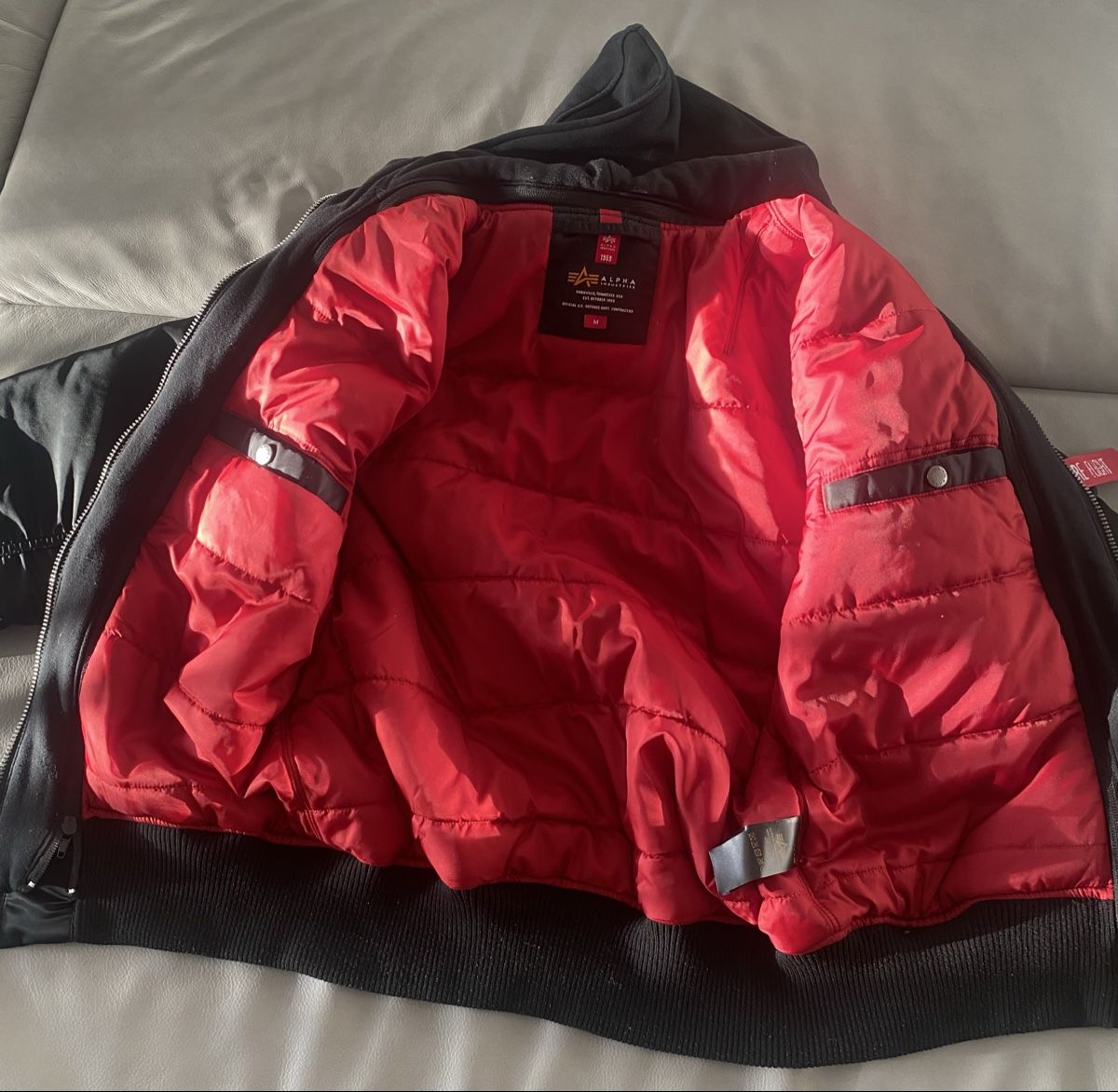 Alpha Industries Giacche: Alpha Industries Jacke in Schwarz, – Usato da Bern venduto da PSM.Mini 3