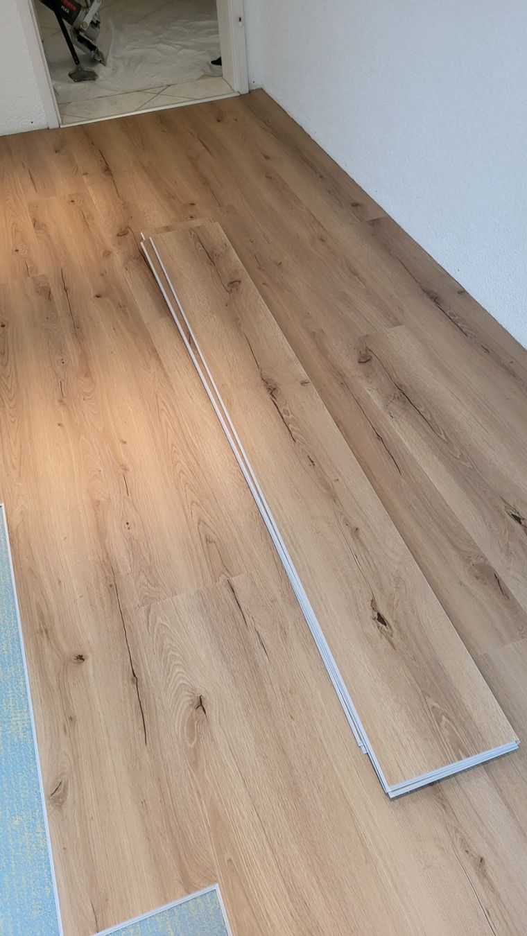 Holzartikel: Designboden Eiche 6.5 mm, IXPS Trittschall Fr. 34.90 m2 – Neu und originalverpackt aus Rothrist von swiss-laminat 1