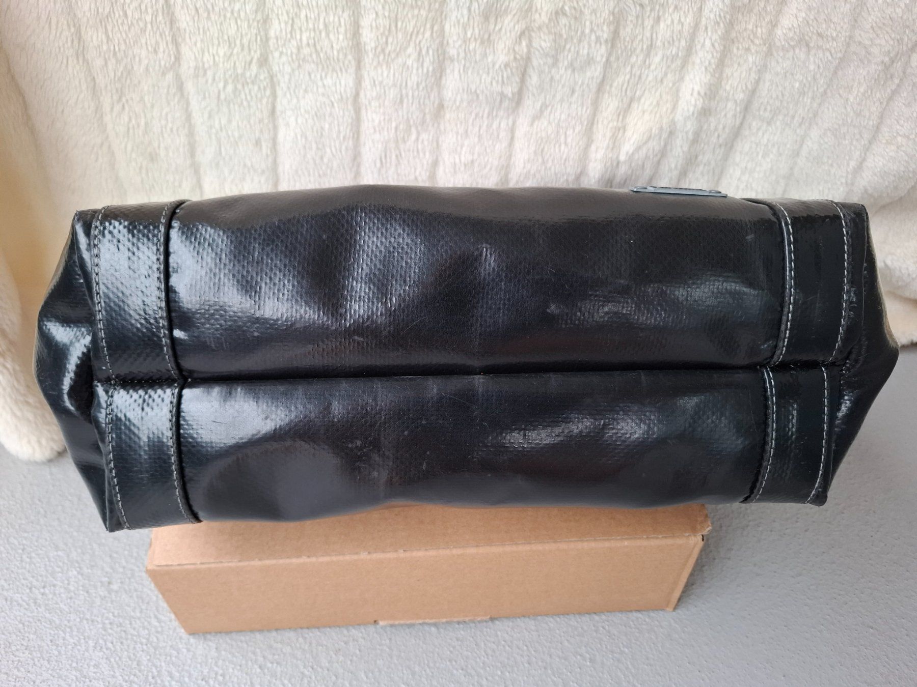 Freitag Taschen: Freitag Tasche Austen  / schwarz  / neuwertig – Gebraucht aus Richterswil von Nayli96 3