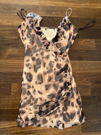Sommerliches Chiffon-Top mit Leo-Print, Grösse S - Neu!