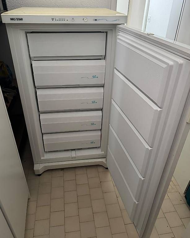 Gefrierschrank: Tiefkühlschrank – Gebraucht aus Ittigen von san_jsg9